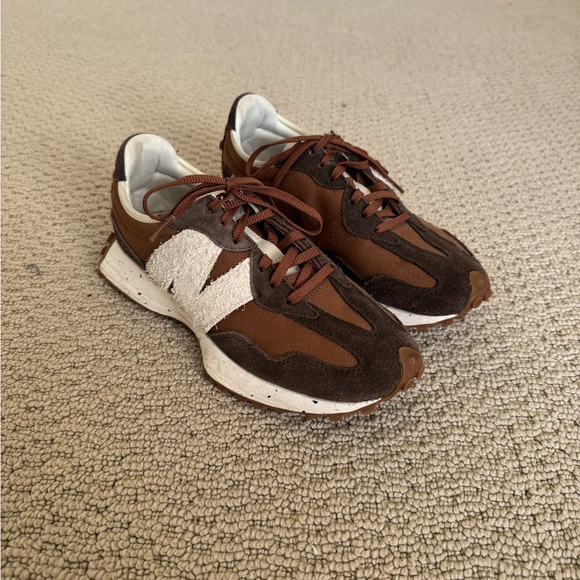 New Balance 327’s in ‘Rich Earth’ - Picture 1 of 4